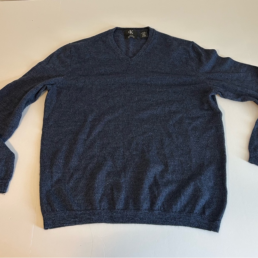 Calvin Klein Men's Navy merino wool V-Neck Sweater